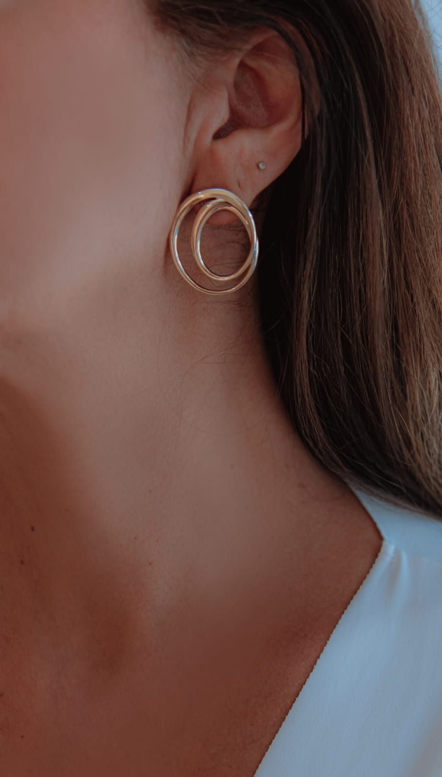 Brinco Oval Médio Liso Trançado 2 Voltas