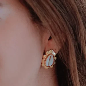 Brinco Meio Liso Conha Búzio